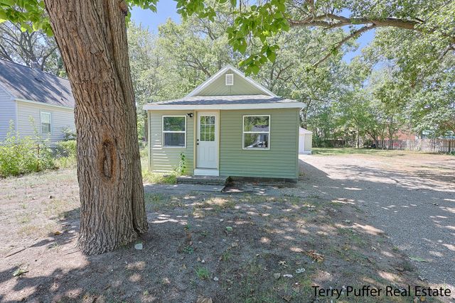 2657 Roberts Street, Norton Shores City, MI 49444