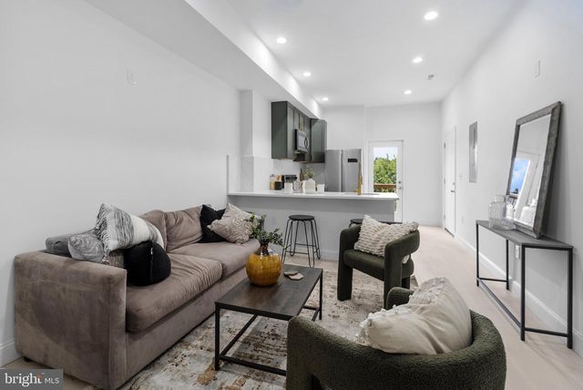 2106 N MCCULLOH ST, Baltimore, MD 21217