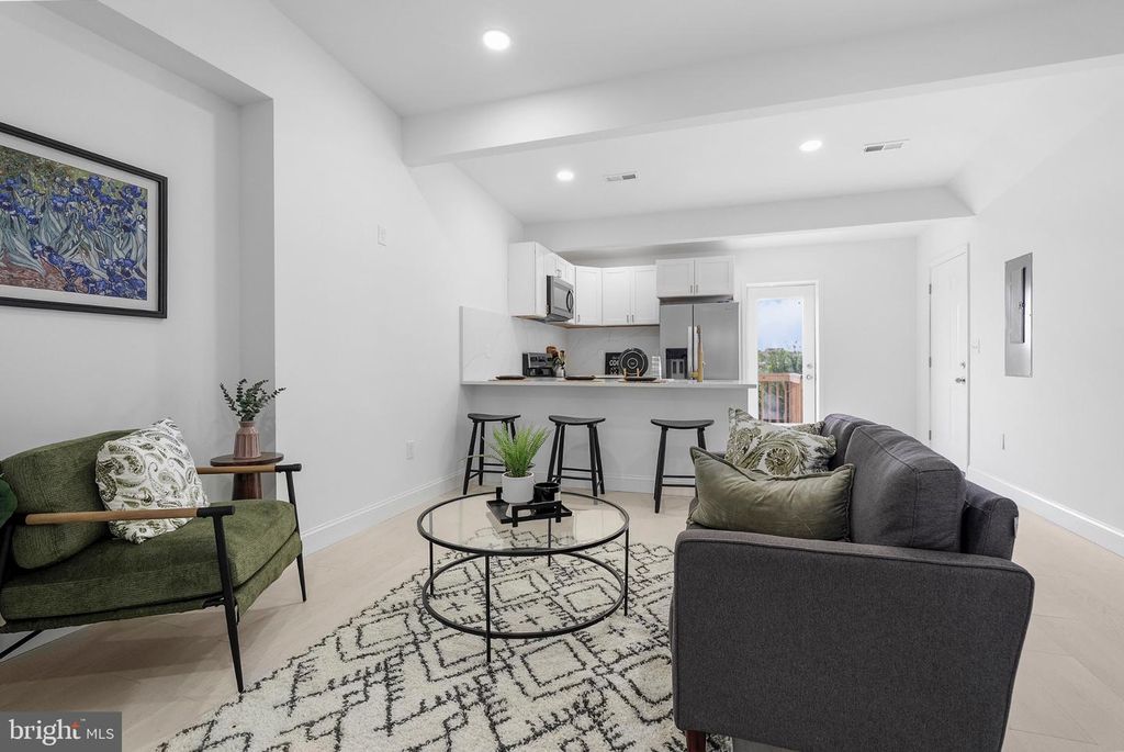 2106 N MCCULLOH ST, Baltimore, MD 21217