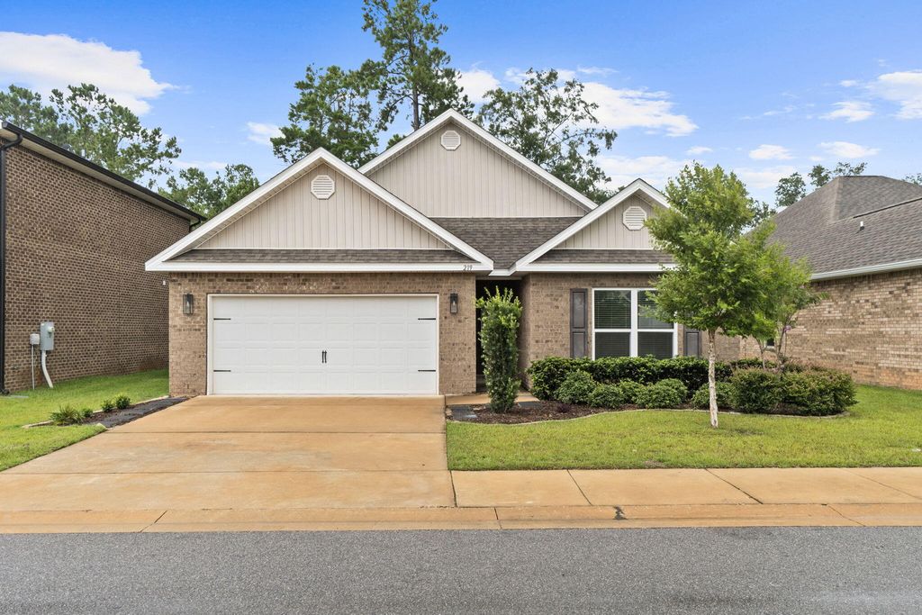 Image 1 of property listing at 219 Beaver Trail Drive Lot 19, Freeport, FL 32439