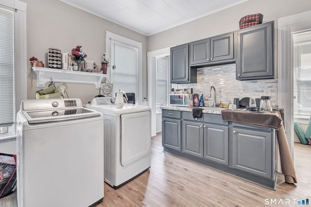 196 Blatchley Avenue, New Haven, CT 06513