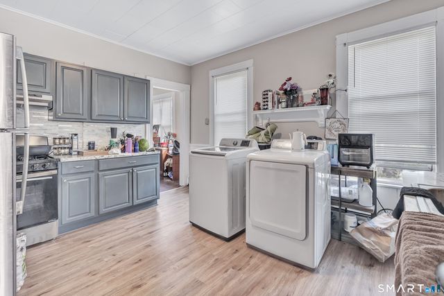 196 Blatchley Avenue, New Haven, CT 06513