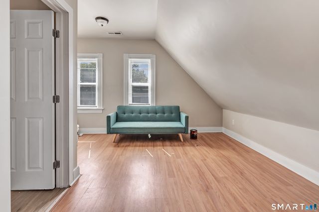196 Blatchley Avenue, New Haven, CT 06513