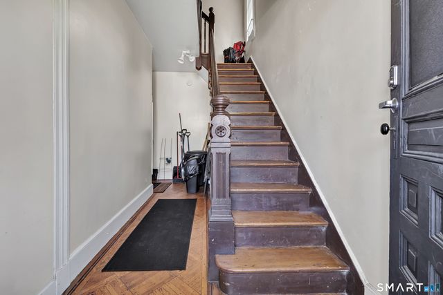 196 Blatchley Avenue, New Haven, CT 06513