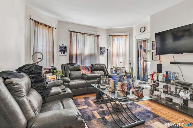 196 Blatchley Avenue, New Haven, CT 06513