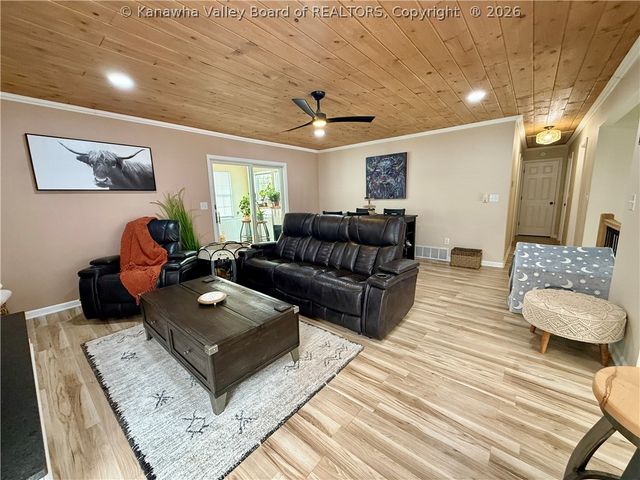 219 Westmoreland Drive, Dunbar, WV 25064