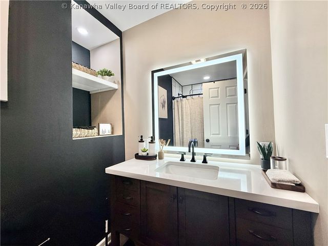 219 Westmoreland Drive, Dunbar, WV 25064