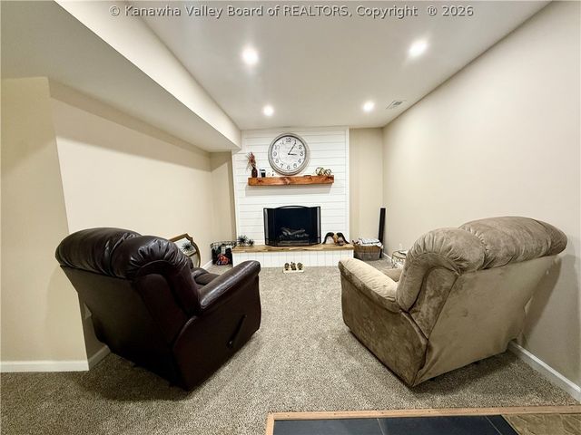 219 Westmoreland Drive, Dunbar, WV 25064