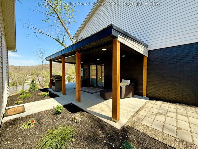 219 Westmoreland Drive, Dunbar, WV 25064