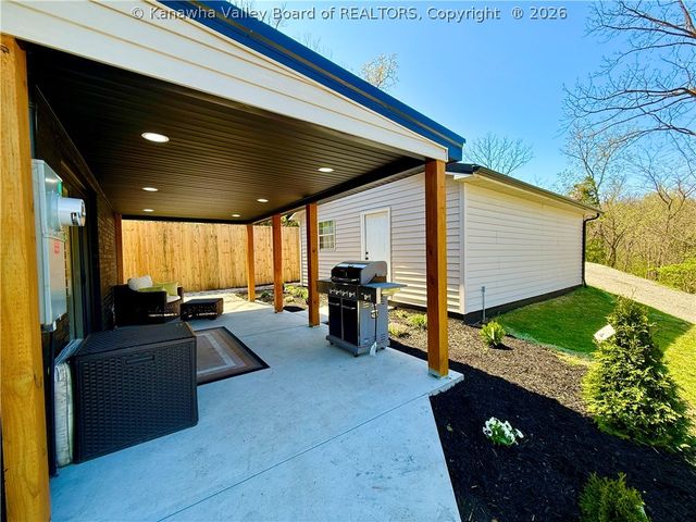 219 Westmoreland Drive, Dunbar, WV 25064