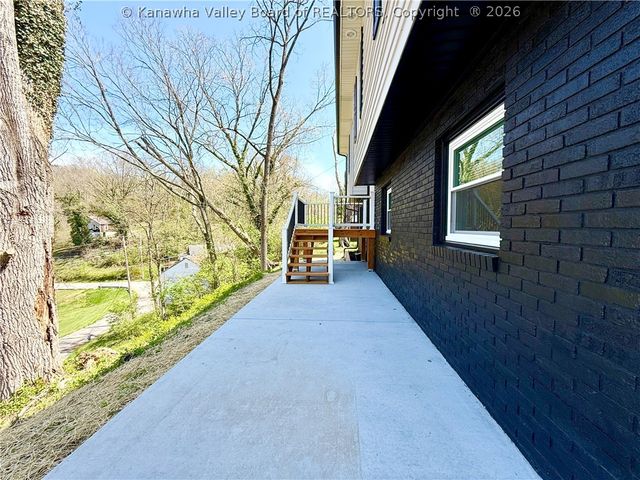 219 Westmoreland Drive, Dunbar, WV 25064