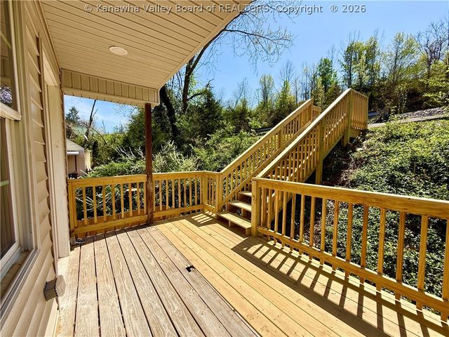 219 Westmoreland Drive, Dunbar, WV 25064