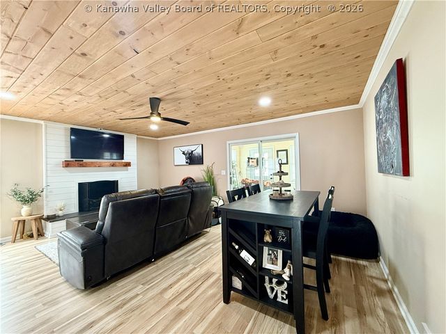 219 Westmoreland Drive, Dunbar, WV 25064