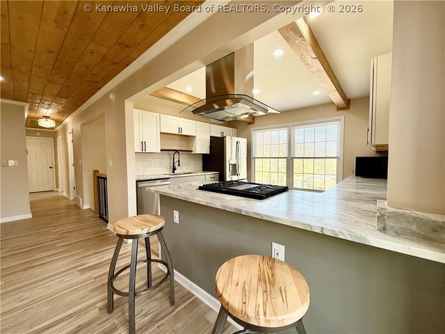 219 Westmoreland Drive, Dunbar, WV 25064