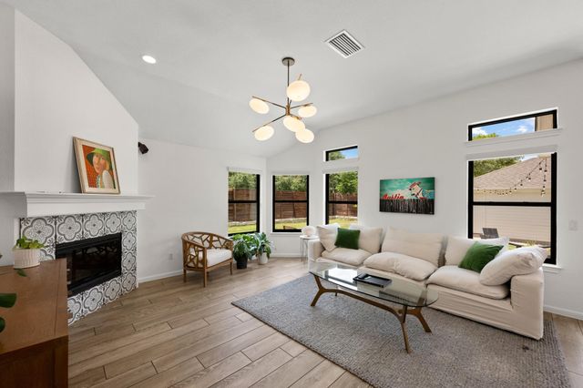 6110 Ginita LN, Austin, TX 78739