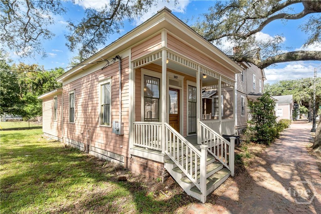 Image 2 of property listing at 1807 Martin Luther King Boulevard, Savannah, GA 31415