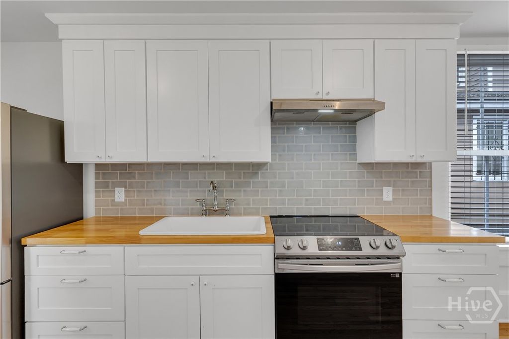 Image 20 of property listing at 1807 Martin Luther King Boulevard, Savannah, GA 31415