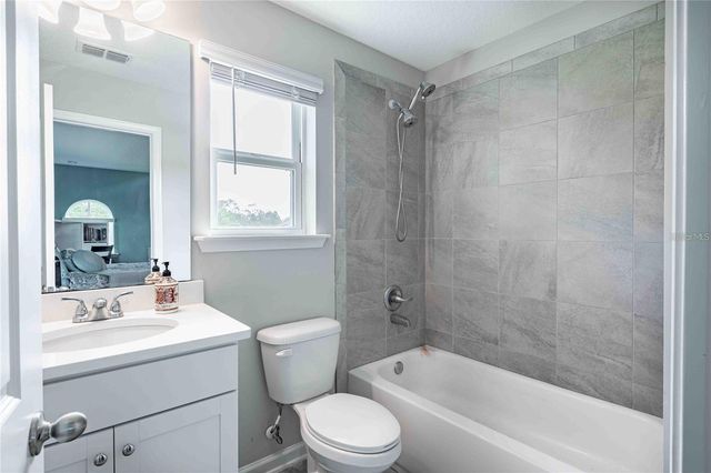 226 ASHFORD LAKES CIRCLE, Ormond Beach, FL 32174