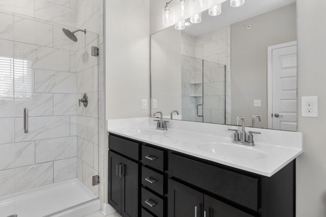 7483 Highway 70 S Apt 304, Nashville, TN 37221