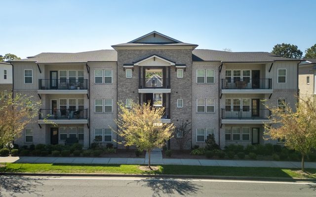 7483 Highway 70 S Apt 304, Nashville, TN 37221