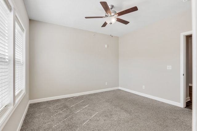 7483 Highway 70 S Apt 304, Nashville, TN 37221