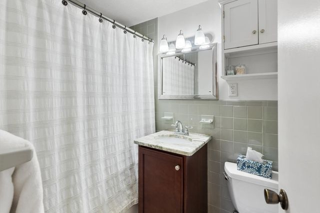 200 Park Terrace Dr 245, Stoneham, MA 02180