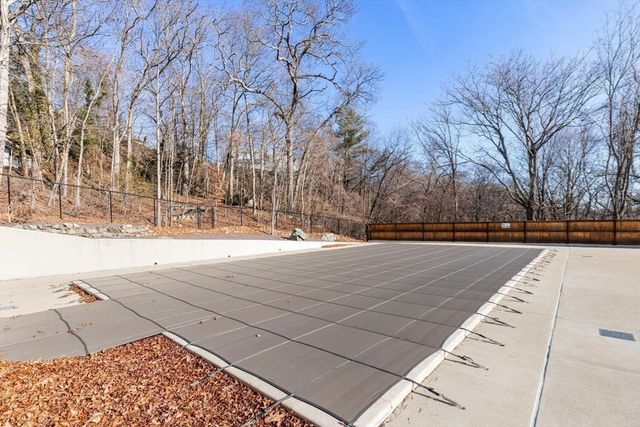 200 Park Terrace Dr 245, Stoneham, MA 02180