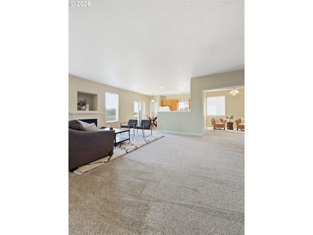 5244 DONOHOE Ave, Eugene, OR 97402