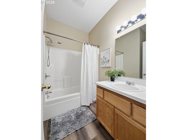 5244 DONOHOE Ave, Eugene, OR 97402