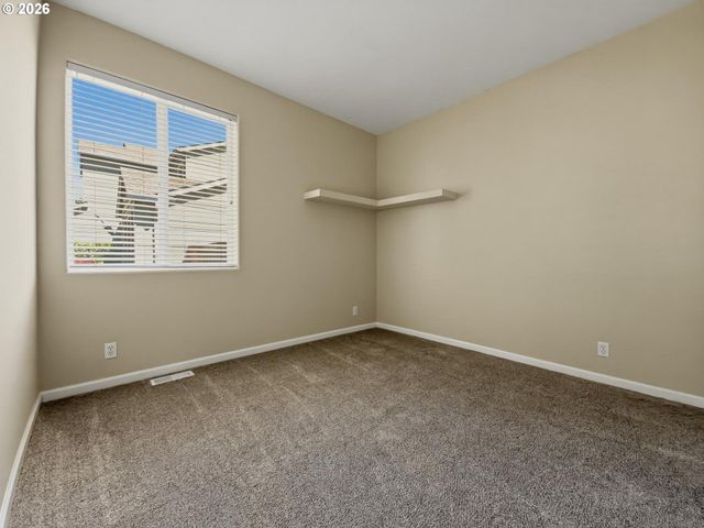 5244 DONOHOE Ave, Eugene, OR 97402