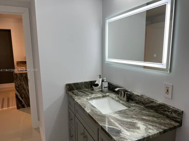 17100 N Bay Rd 1509, Sunny Isles Beach, FL 33160