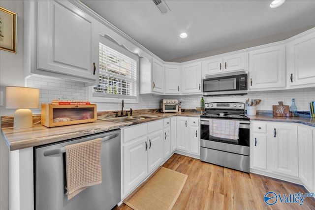 436 Granite Circle, Albertville, AL 35950