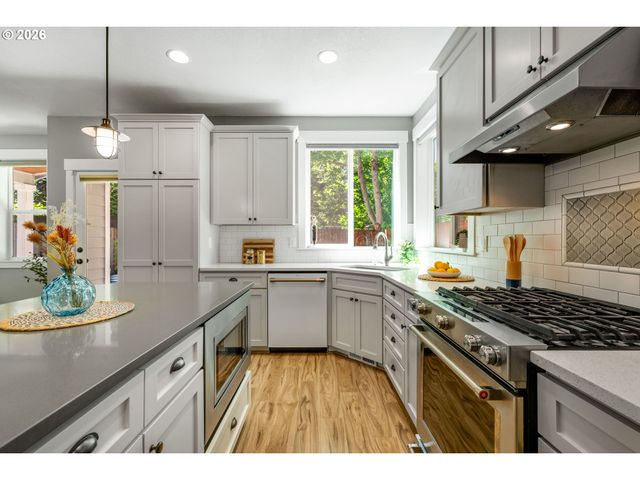 7941 N Courtenay Ave, Portland, OR 97203