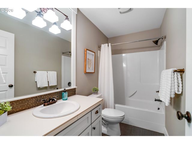 7941 N Courtenay Ave, Portland, OR 97203