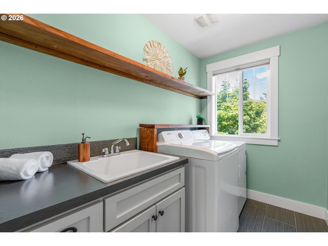 7941 N Courtenay Ave, Portland, OR 97203