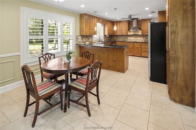 1104 Carmel Court, College Station, TX 77845