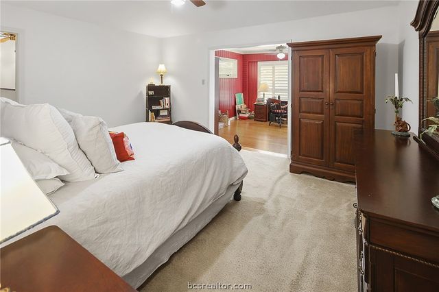 1104 Carmel Court, College Station, TX 77845