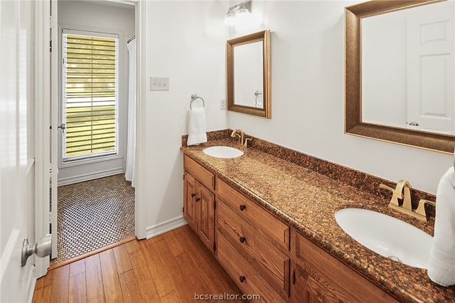 1104 Carmel Court, College Station, TX 77845