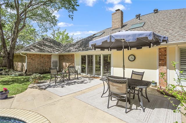 1104 Carmel Court, College Station, TX 77845