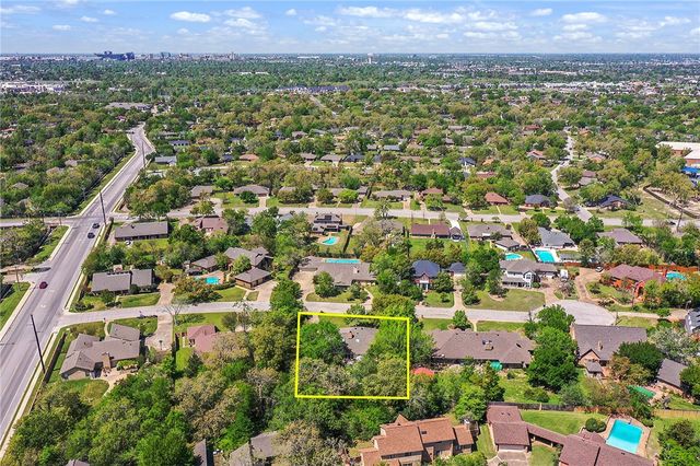 1104 Carmel Court, College Station, TX 77845