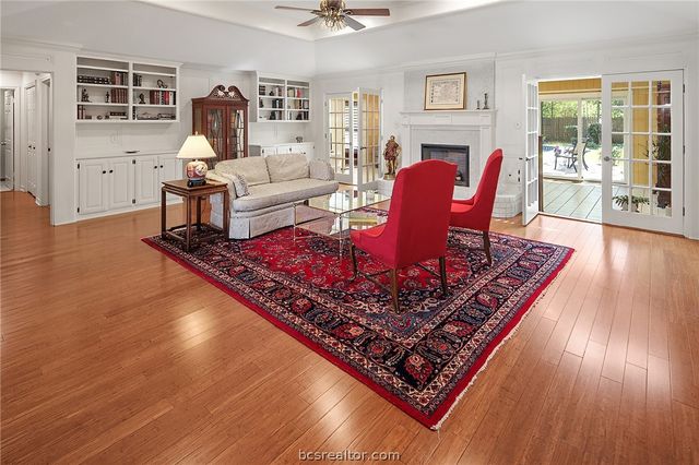 1104 Carmel Court, College Station, TX 77845