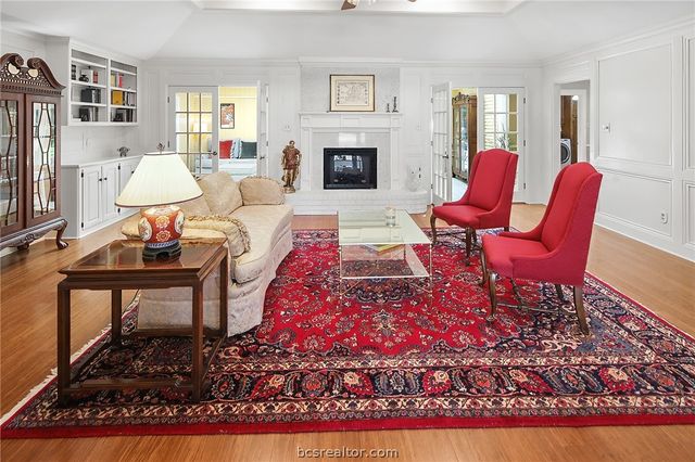 1104 Carmel Court, College Station, TX 77845