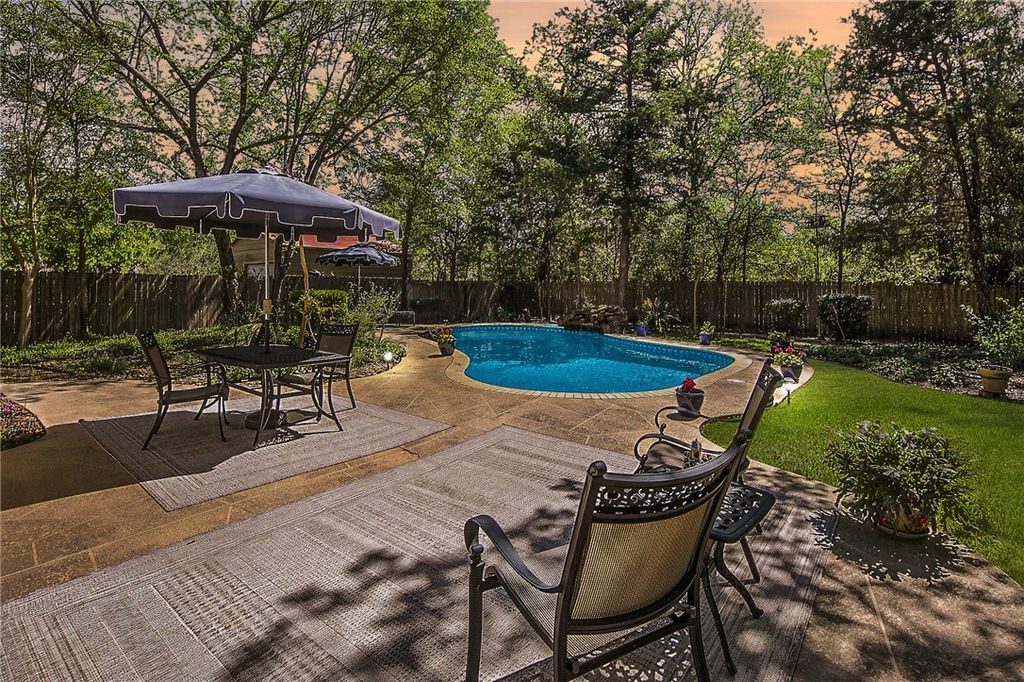 1104 Carmel Court, College Station, TX 77845