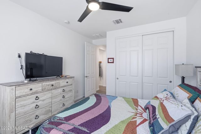 2475 E Rolling Meadow Lane, Green Valley, AZ 85614