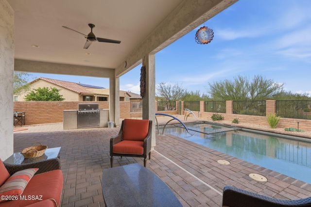 2475 E Rolling Meadow Lane, Green Valley, AZ 85614