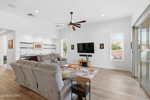 2475 E Rolling Meadow Lane, Green Valley, AZ 85614