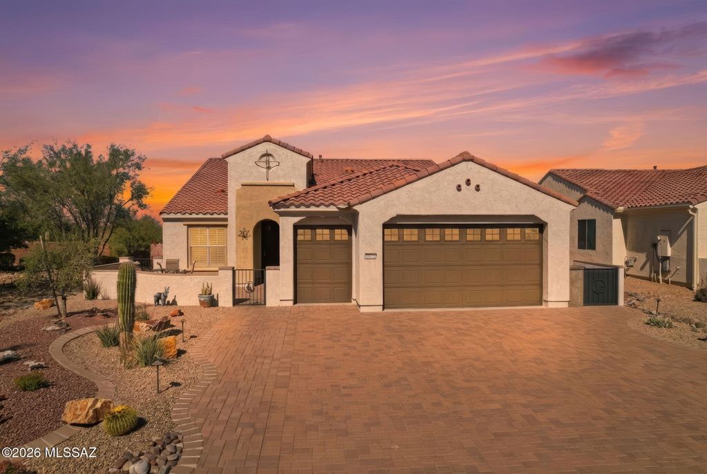 2475 E Rolling Meadow Lane, Green Valley, AZ 85614