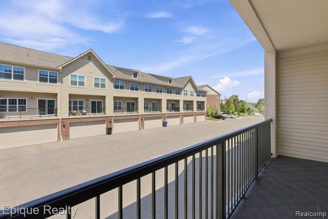 25533 Meadowbrook Road 42, Novi, MI 48375