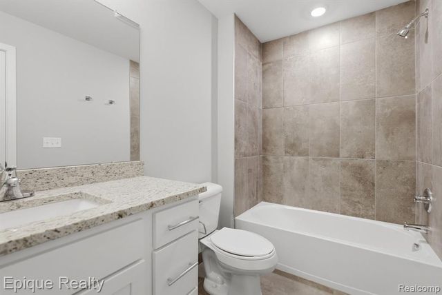 25533 Meadowbrook Road 42, Novi, MI 48375