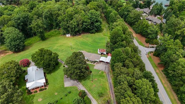 942 Chambers Hill Road, Seneca, SC 29672